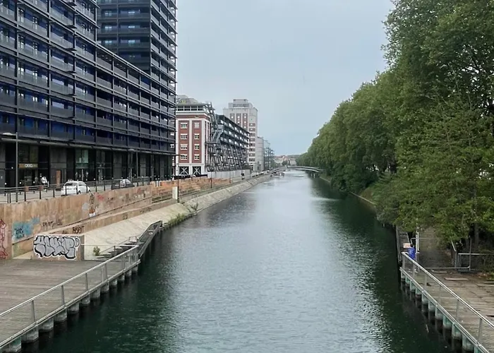 25 M2 Tour Black Swans Centre Tram C Et E Direct Parlement Europeen A 15 Minutes Arrivee 24 Sur 24 דירה שטרסבורג