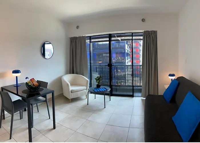 25 M2 Tour Black Swans Centre Tram C Et E Direct Parlement Europeen A 15 Minutes Arrivee 24 Sur 24 דירה שטרסבורג